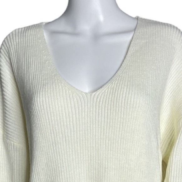 Lumiere Sweater Womens Medium Cream Chunky Knit Casual Preppy Neutral Minimalist - Picture 4 of 6